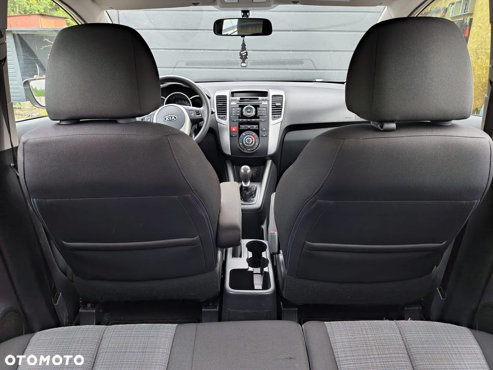 Kia Venga - 13