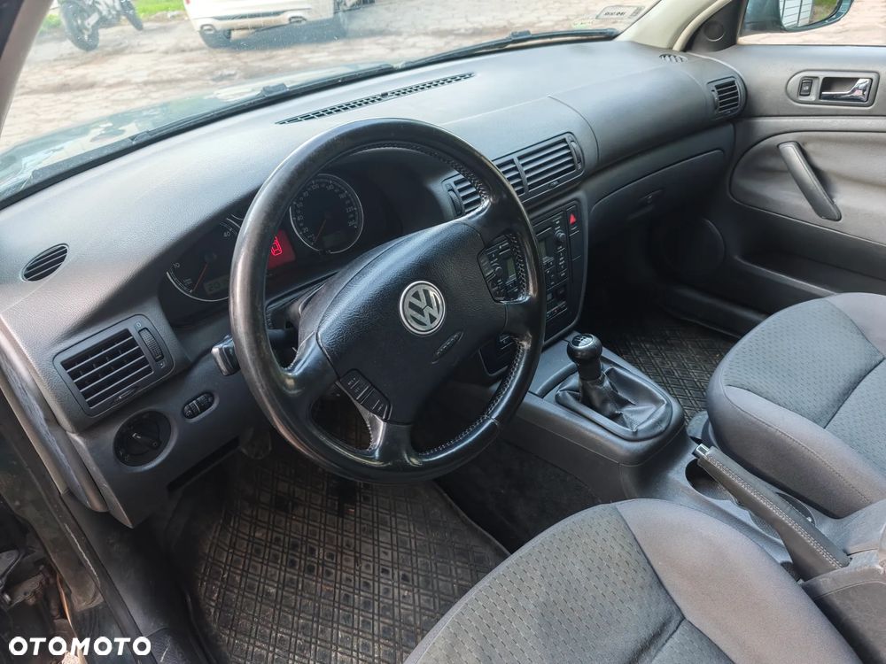 Volkswagen Passat 1.9 TDI Comfortline - 10