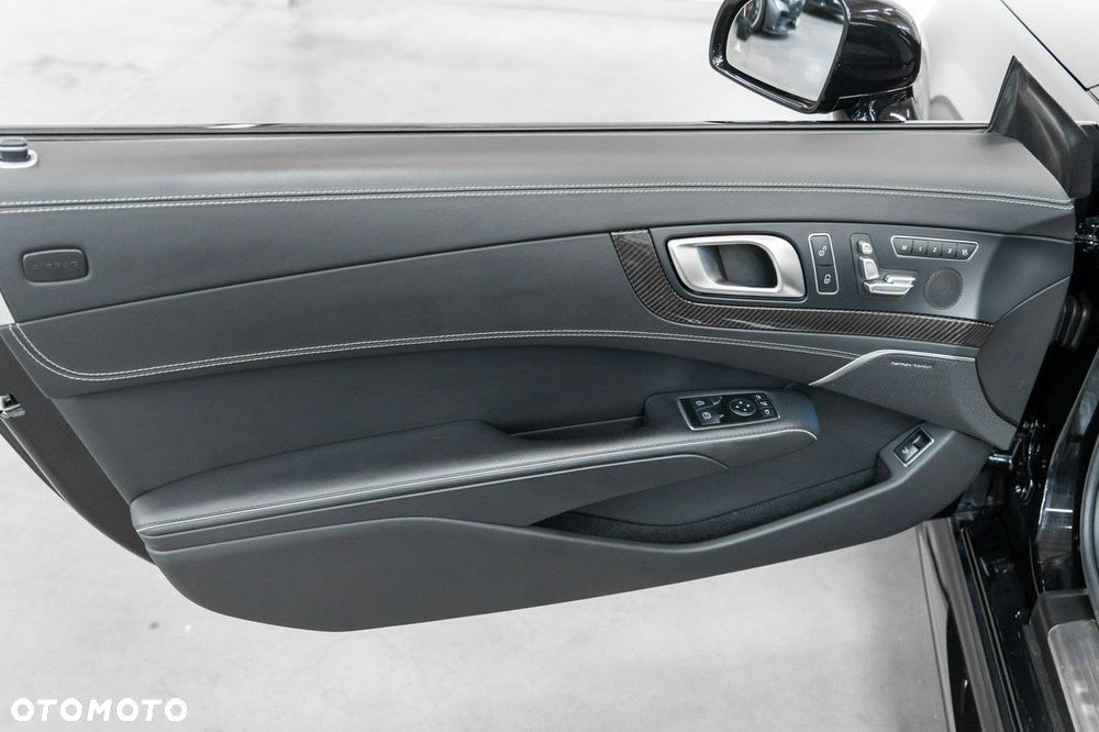 Mercedes-Benz SL 63 AMG - 29