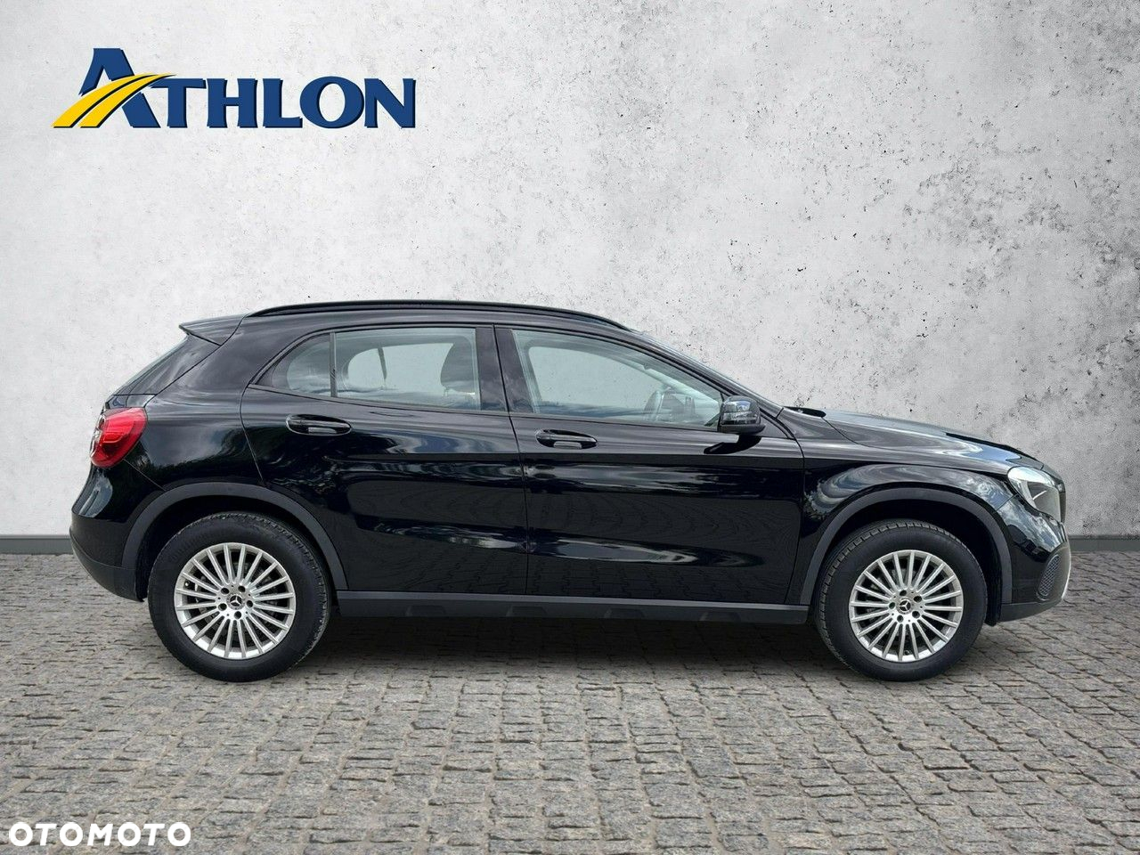 Mercedes-Benz GLA 180 7G-DCT - 6