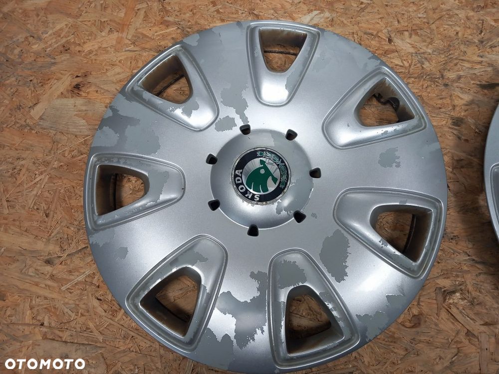 kołpak kołpaki oryginalne komplet skoda fabia ii octavia ii r16 5l0601147 - 5
