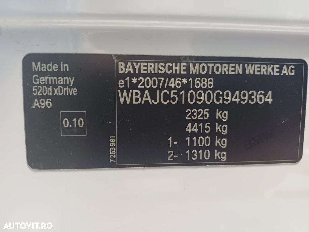 BMW Seria 5 520d xDrive AT - 34