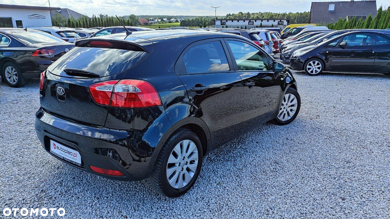 Kia Rio - 4