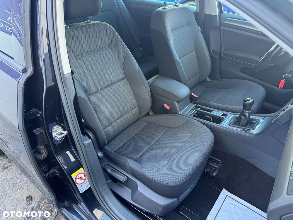 Volkswagen Golf - 14