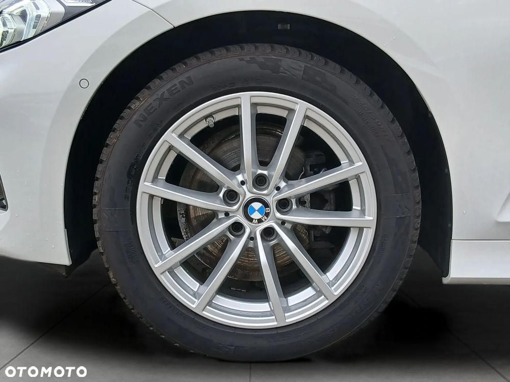 BMW Seria 3 318d MHEV - 11