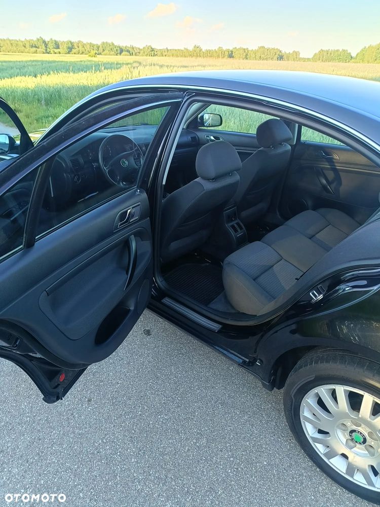 Skoda Superb 1.8 Turbo Elegance - 6