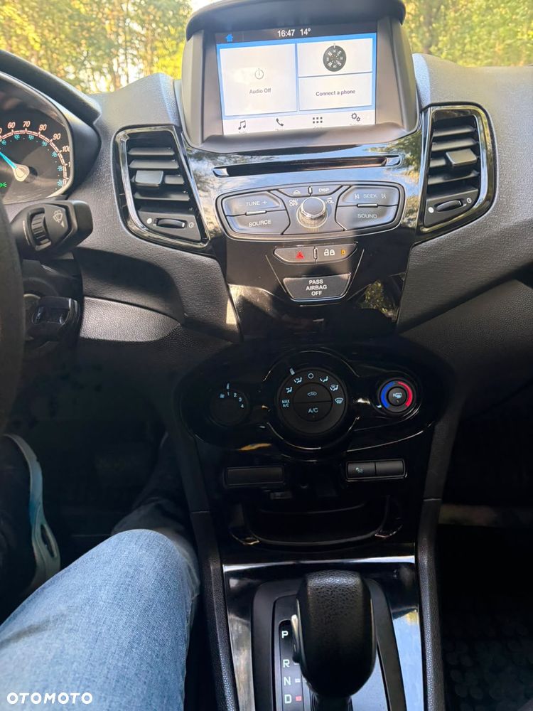 Ford Fiesta - 9