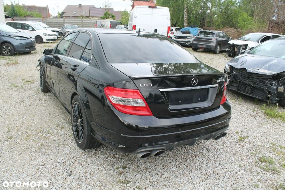 Mercedes-Benz Klasa C 63 AMG - 7