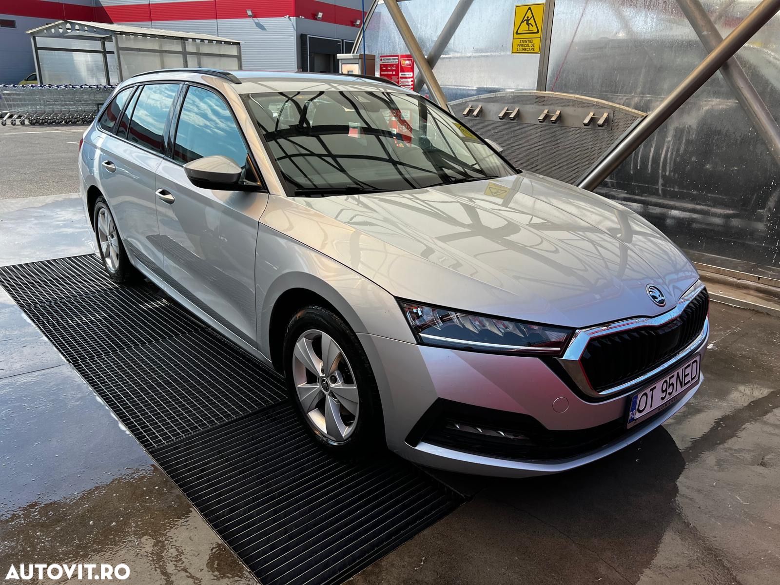 Skoda Octavia Combi 2.0 TDI DSG Ambition - 1