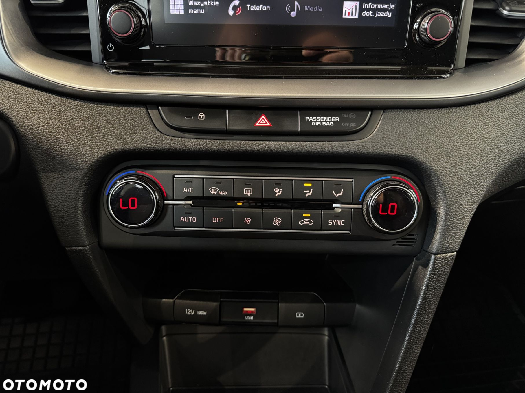 Kia XCeed - 25