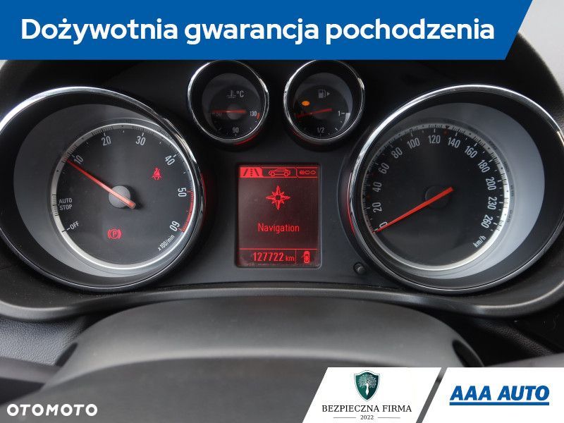 Opel Insignia - 12