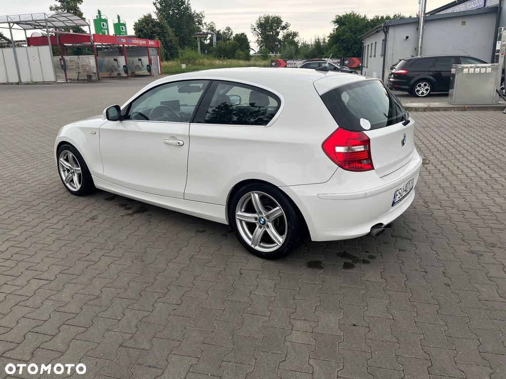 BMW Seria 1 123d - 5