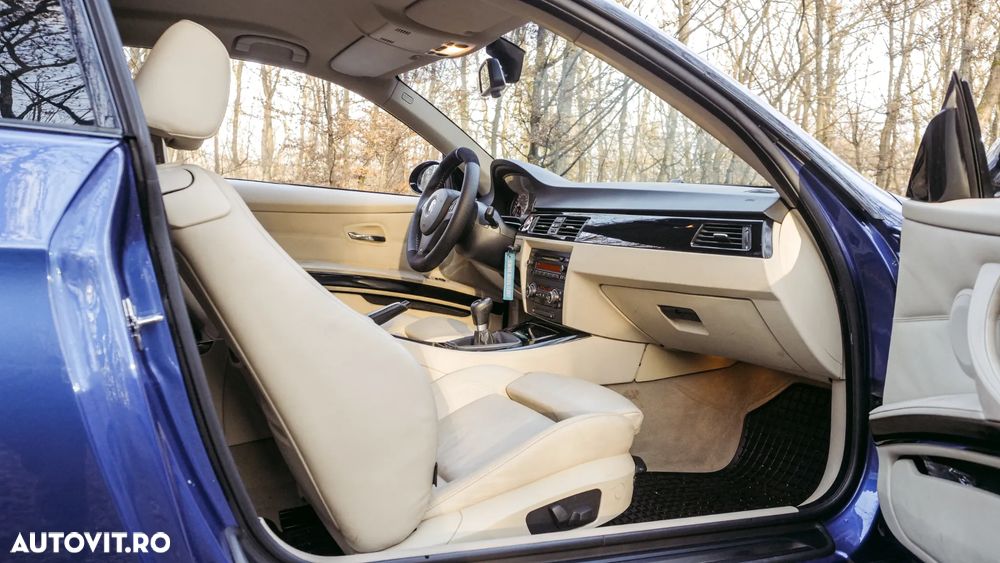 BMW Seria 3 325i - 12