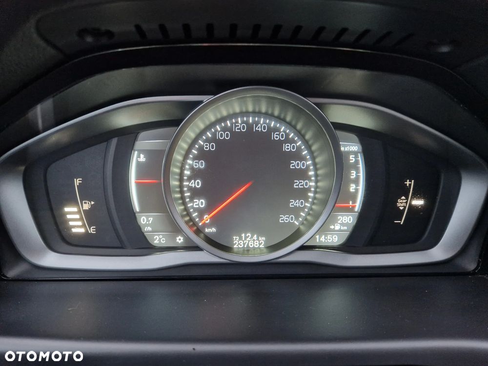 Volvo V70 D4 Momentum - 22