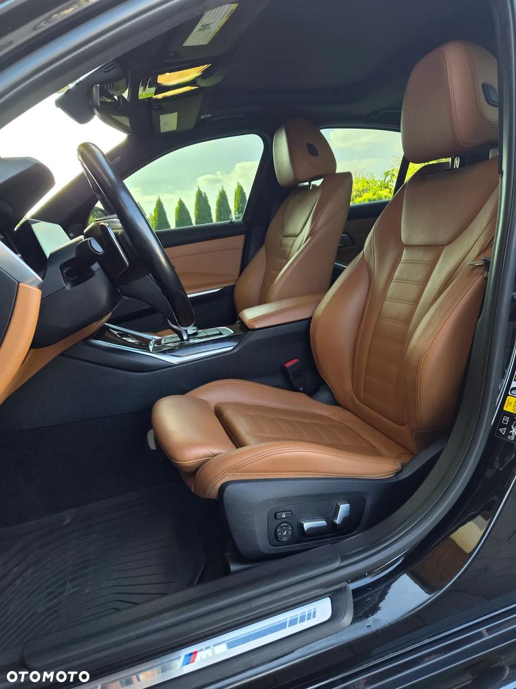 BMW Seria 3 330i xDrive M Sport Shadow - 15