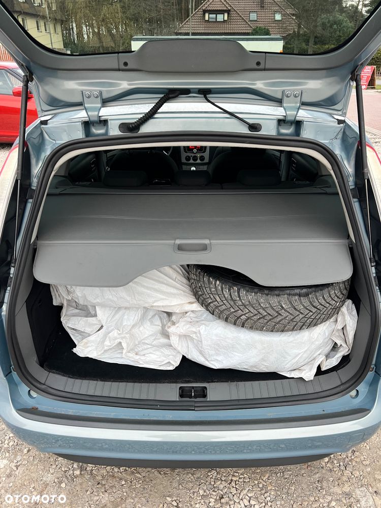 Ford Focus 1.6 16V Style - 18