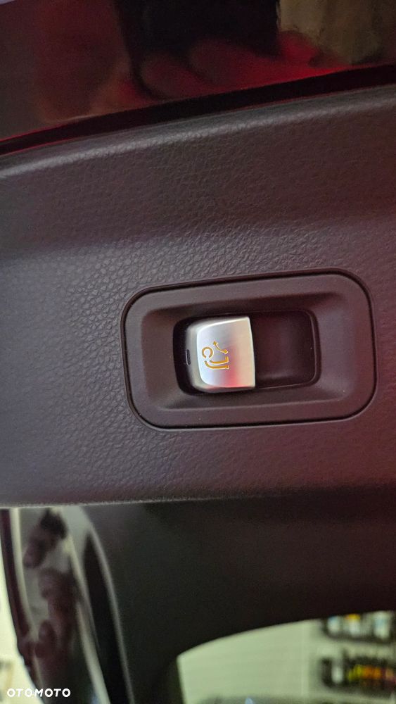 Mercedes-Benz GLC 250 4Matic 9G-TRONIC AMG Line - 39