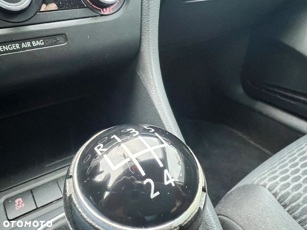 Volkswagen Golf - 19