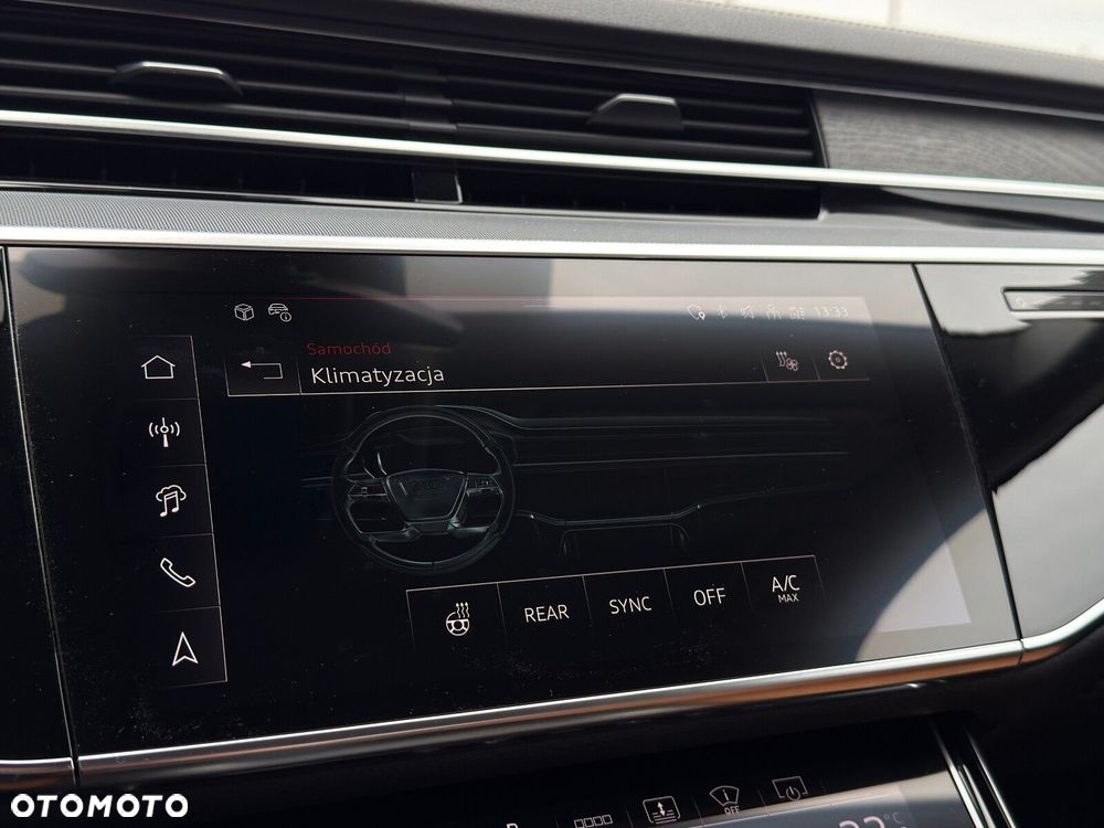 Audi A8 - 40
