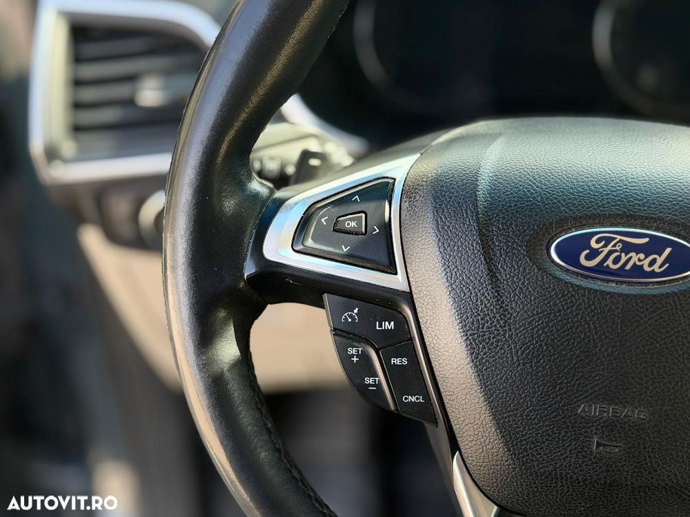 Ford Edge 2.0 TDCi Powershift Titanium - 10