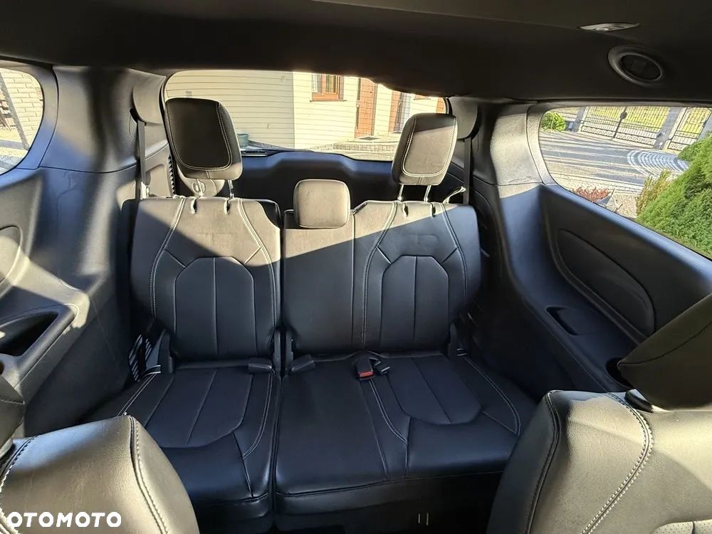 Chrysler Pacifica - 37