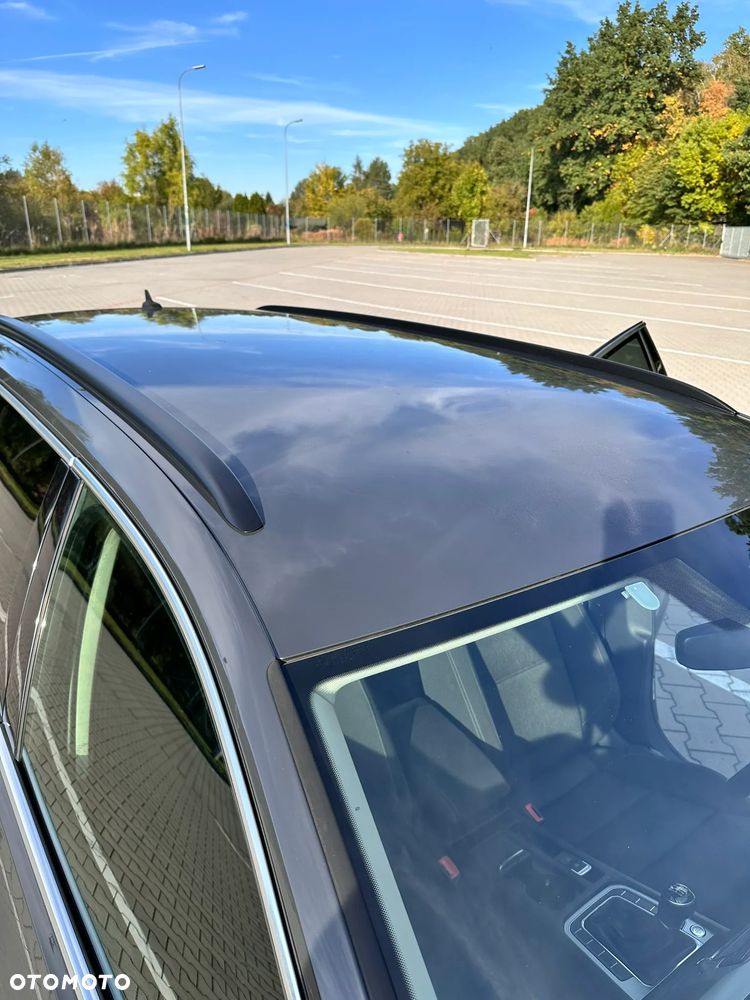 Volkswagen Passat - 12