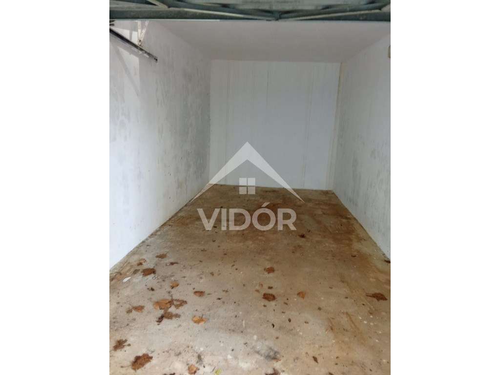 Lg. Garagem na Rua Joaquim Sottomayor nº99 - Grande imagem: 3/3