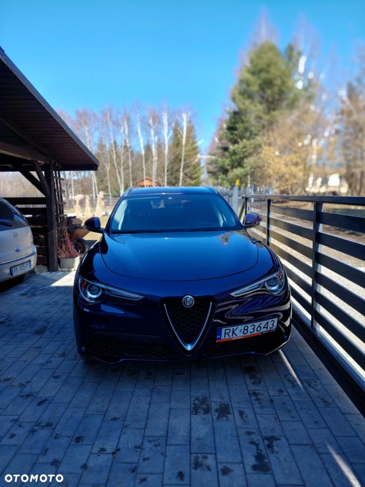 Alfa Romeo Stelvio 2.0 Turbo 16V AT8-Q4 Ti - 2
