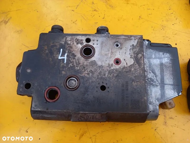 Sekcje hydrauliczne rozdzielacz Deutz Fahr Agrotron 7250 TTV - 7