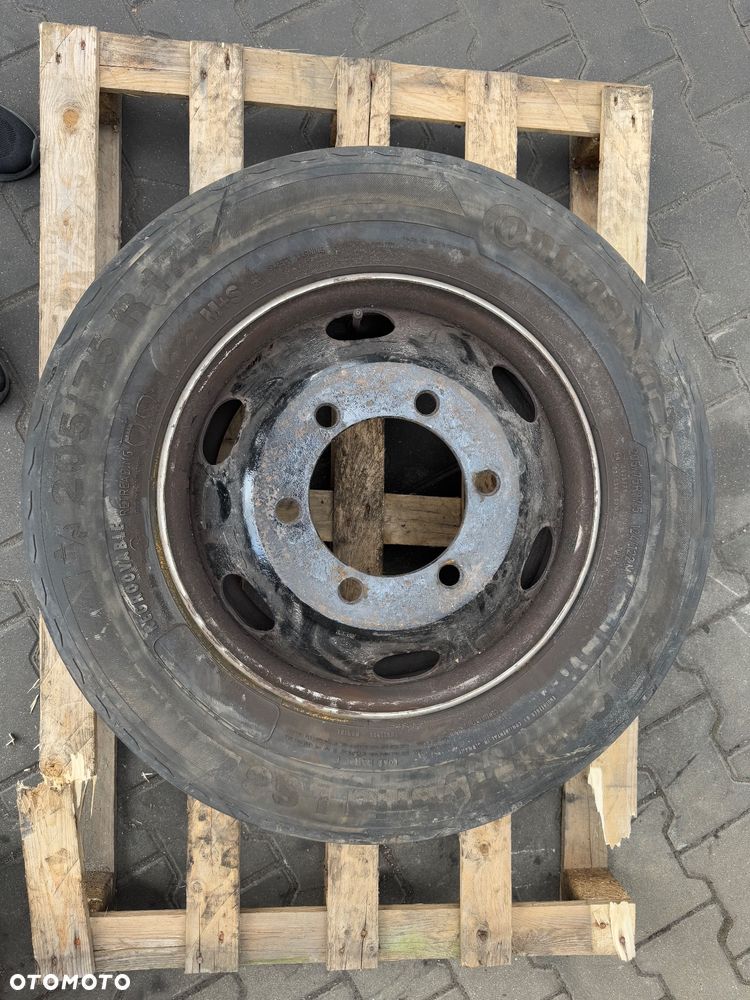 Kompletne koło, felga, opona Continental 205/75 R17,5 - 1