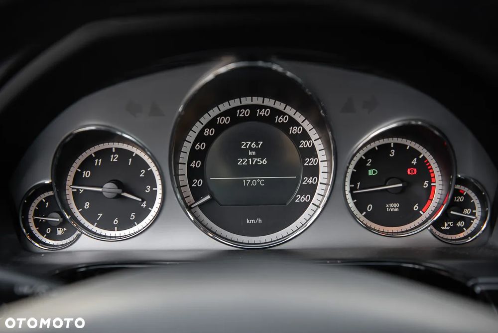 Mercedes-Benz Klasa E 200 CDI Avantgarde - 19
