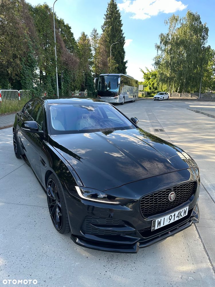 Jaguar XE 2.0 D180 HSE - 3
