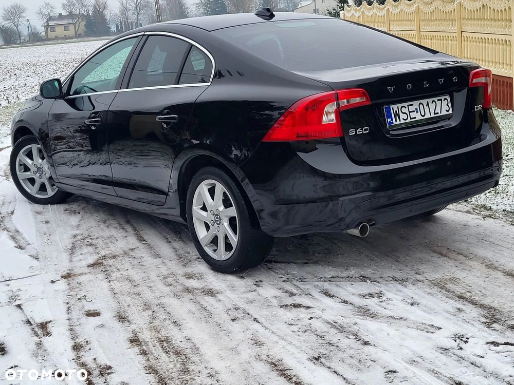 Volvo S60 D2 Momentum - 4