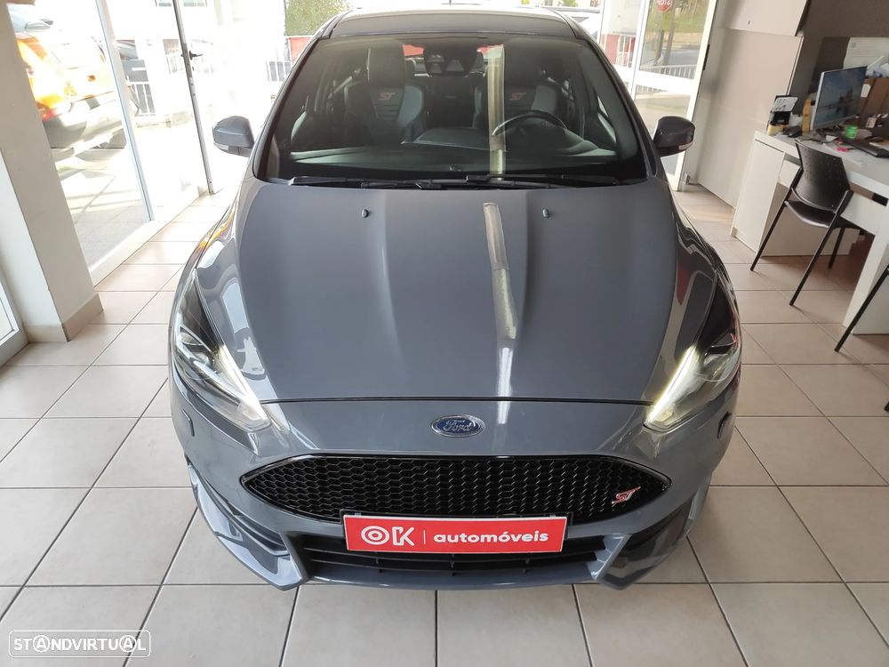Ford Focus 2.0 EcoBoost ST c/ Pack Pele Desportiva - 5