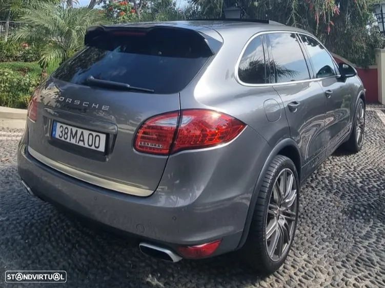 Porsche Cayenne S - 4