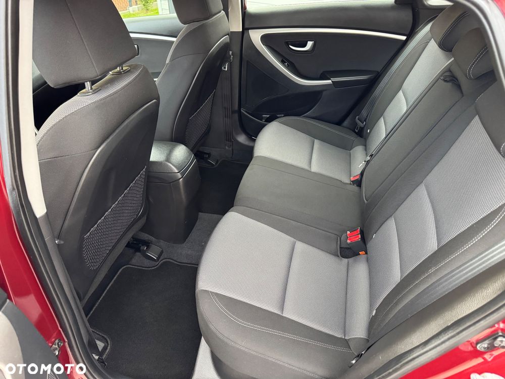 Hyundai i30 blue 1.6 CRDi YES Silver - 21