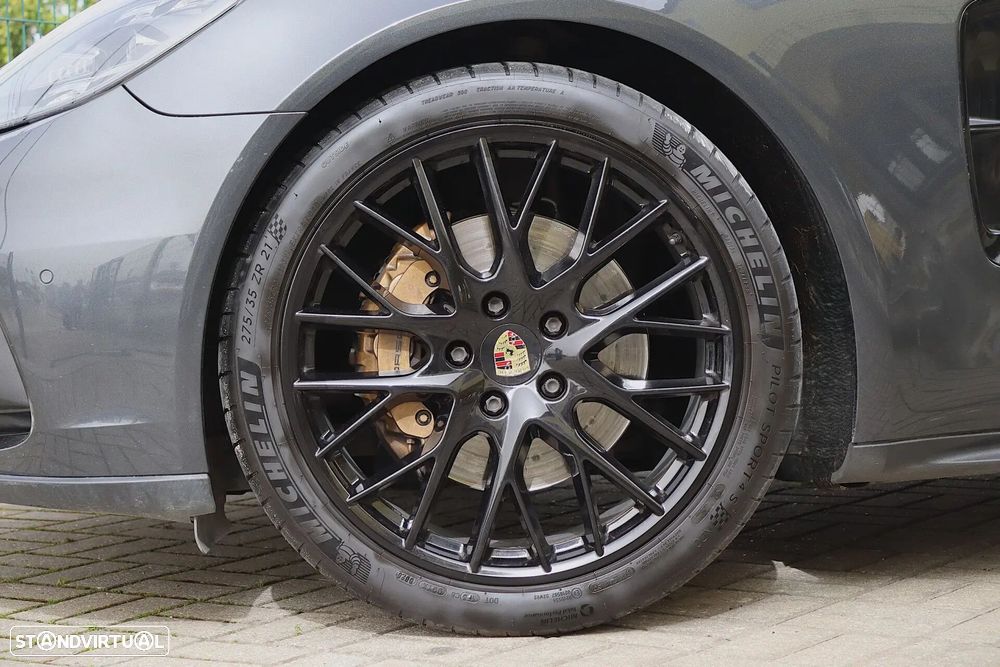 Porsche Panamera - 12