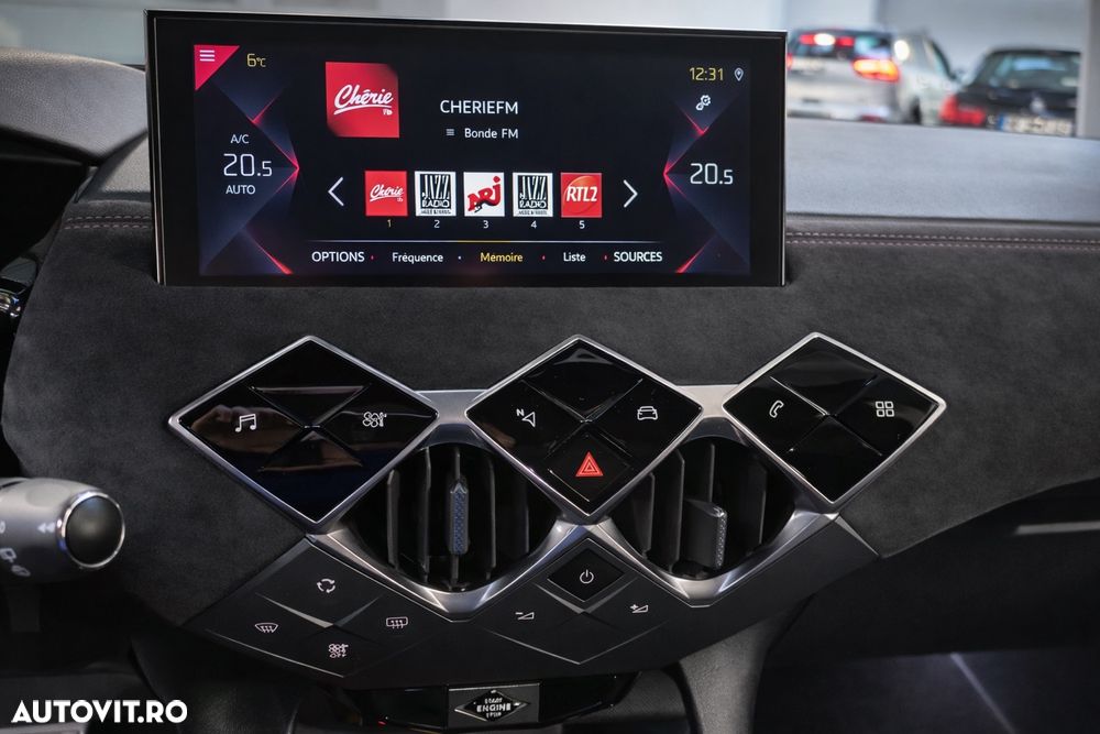 DS Automobiles DS 3 Crossback 1.2 PureTech 130 S&S EAT8 MONTMARTRE - 4