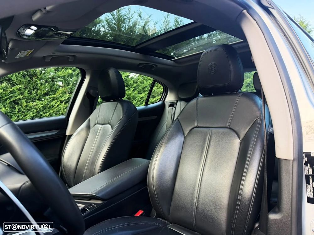 Alfa Romeo Stelvio - 12