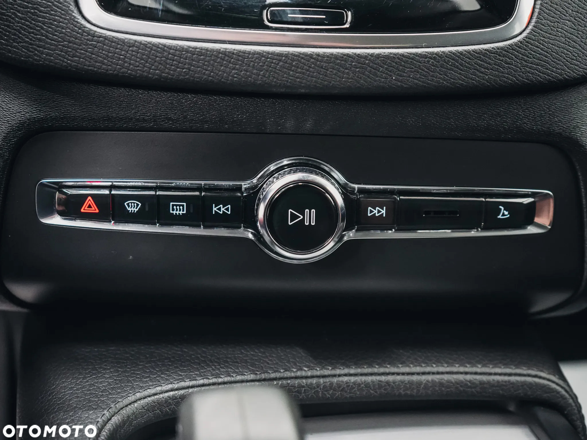 Volvo XC 90 B5 D AWD Geartronic Momentum Pro - 26