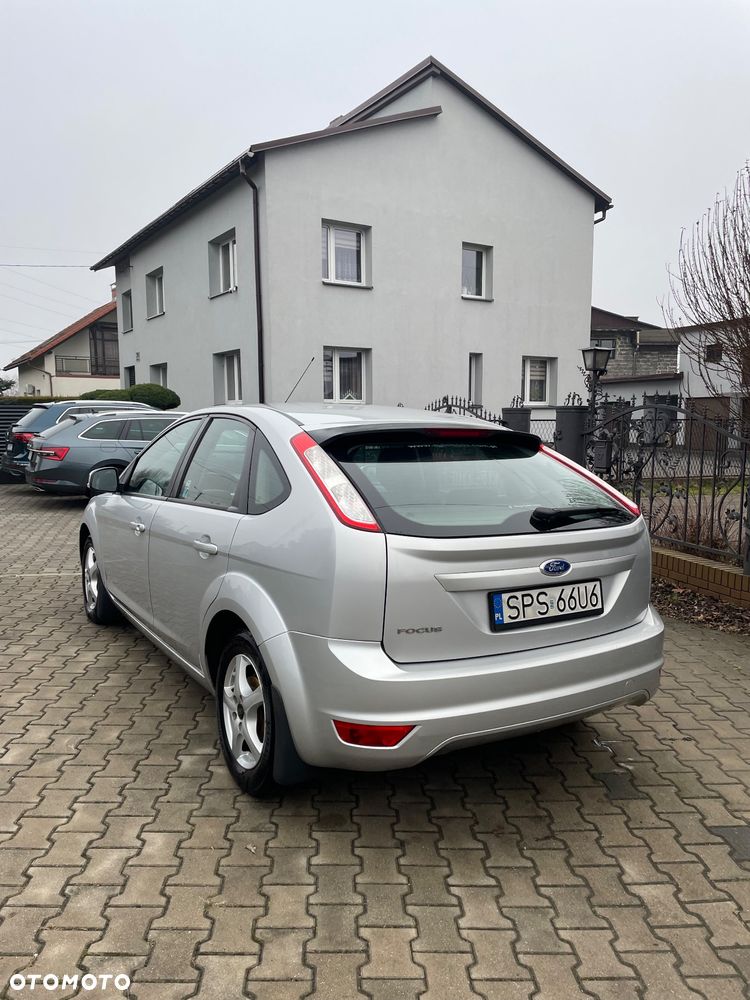 Ford Focus 1.6 Ambiente - 4