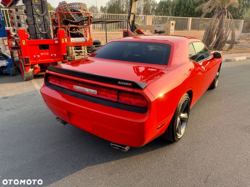 Dodge Challenger 6.1 SRT8 - 4