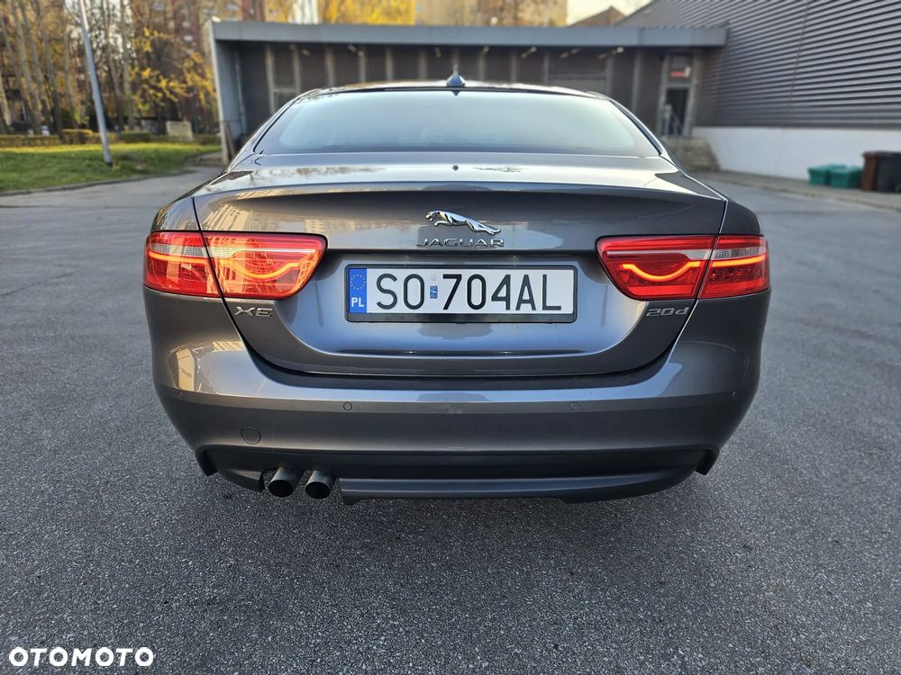 Jaguar XE 2.0 D Prestige - 14