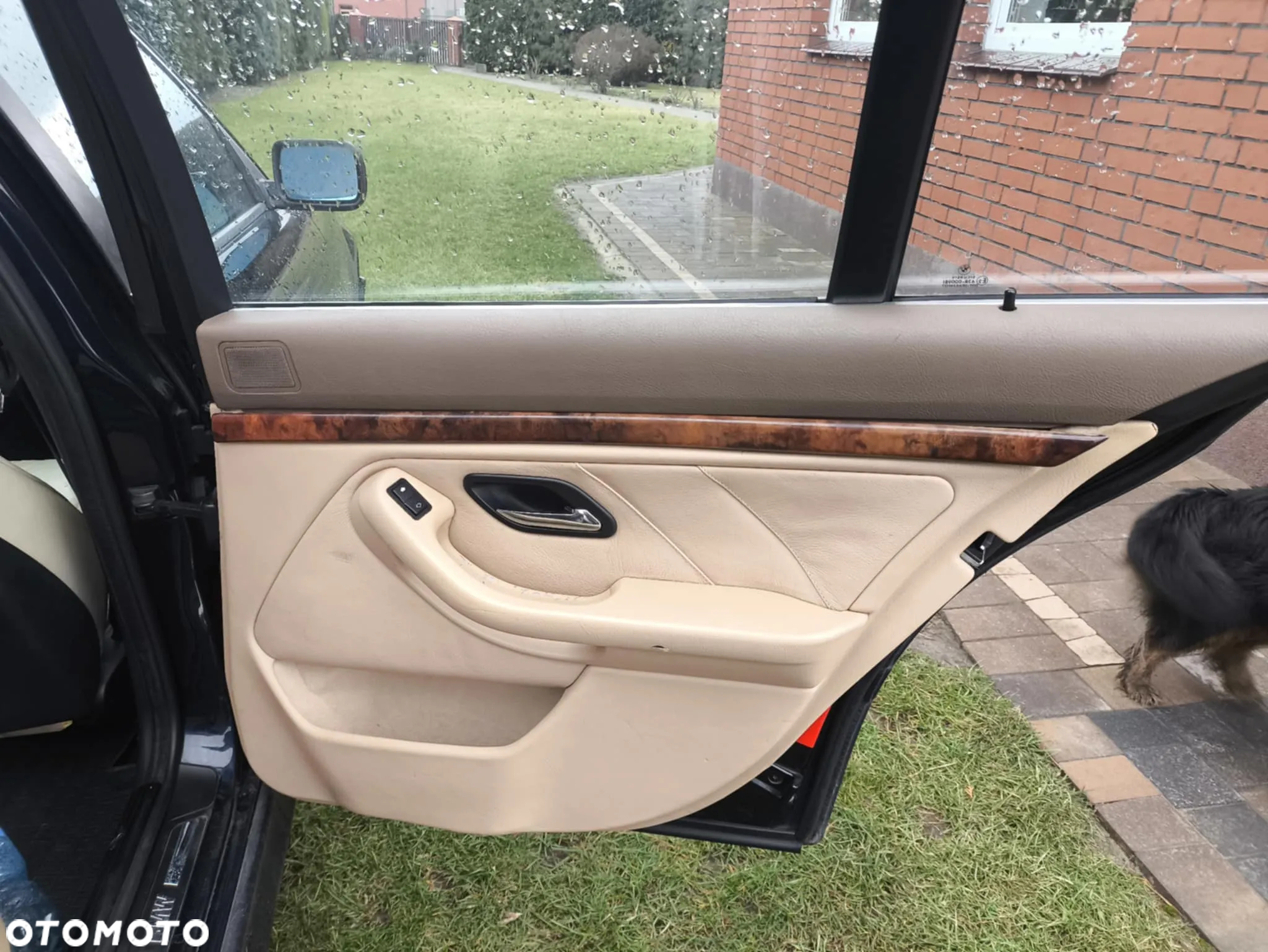BMW Seria 5 528i - 11