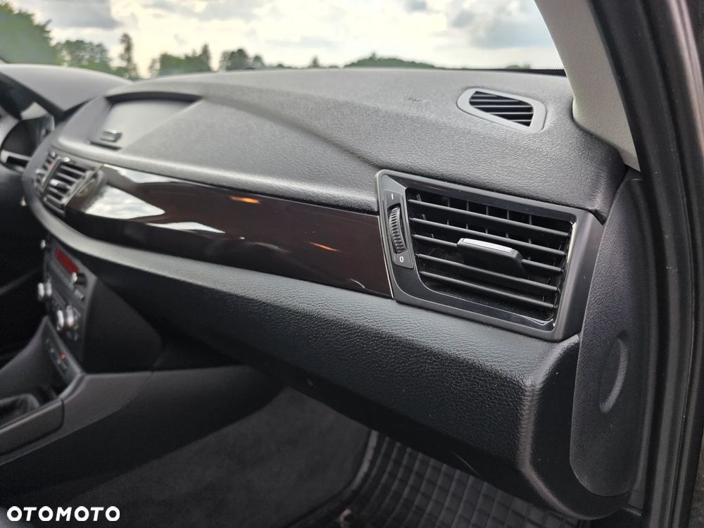 BMW X1 sDrive16d xLine - 40