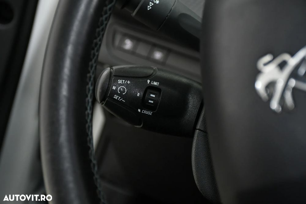 Peugeot 2008 PureTech 110 Stop&Start EAT6 Crossway - 36