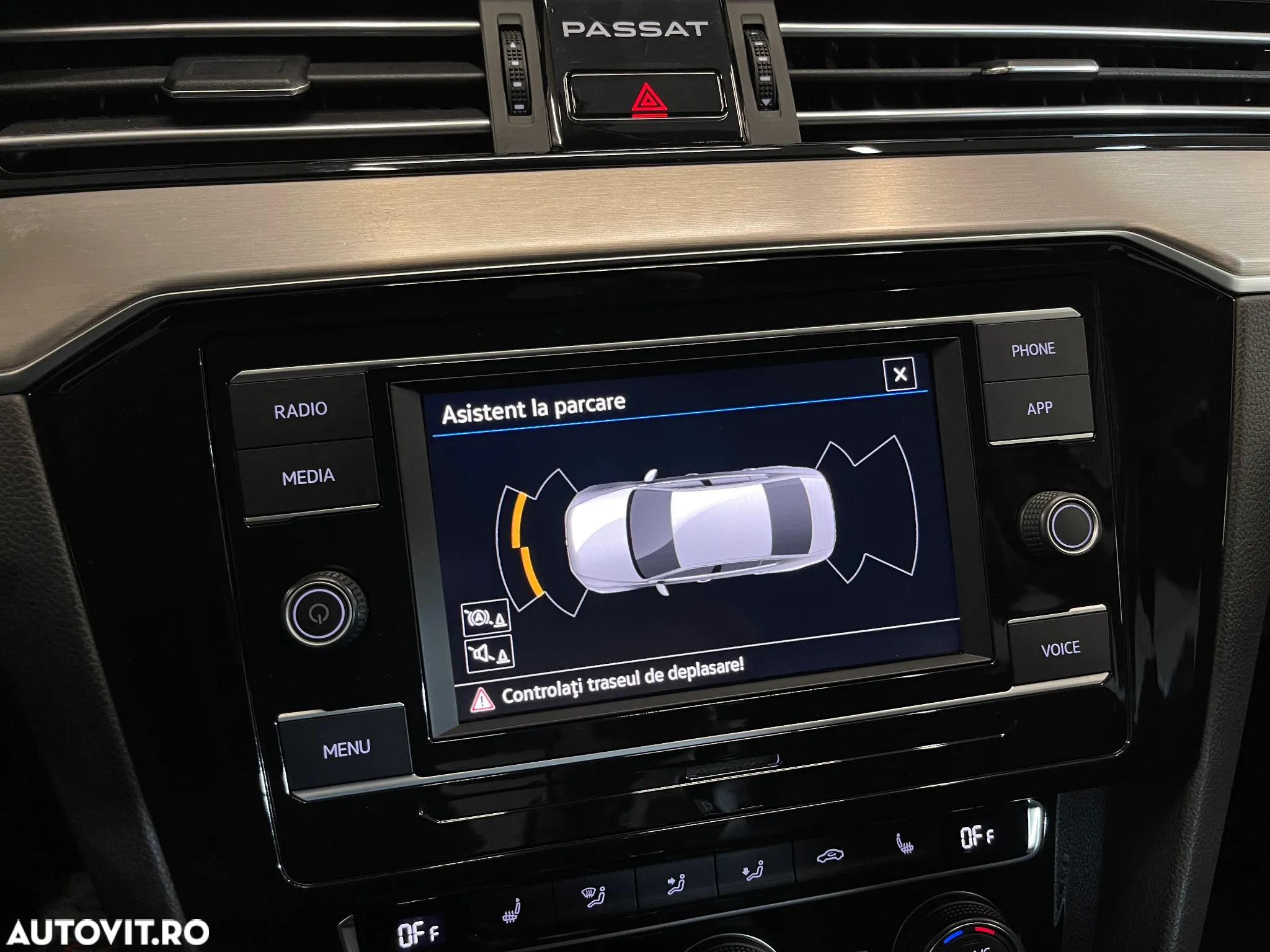 Volkswagen Passat 2.0 TDI DSG Highline - 14