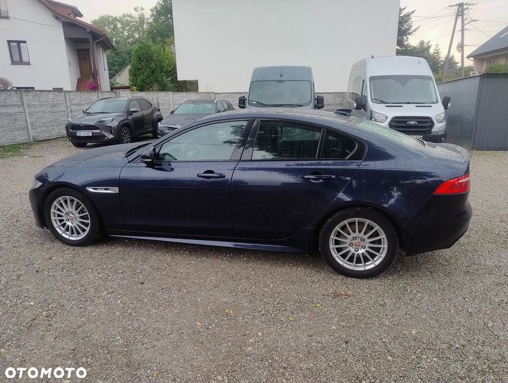 Jaguar XE 2.0 D R-Sport - 8