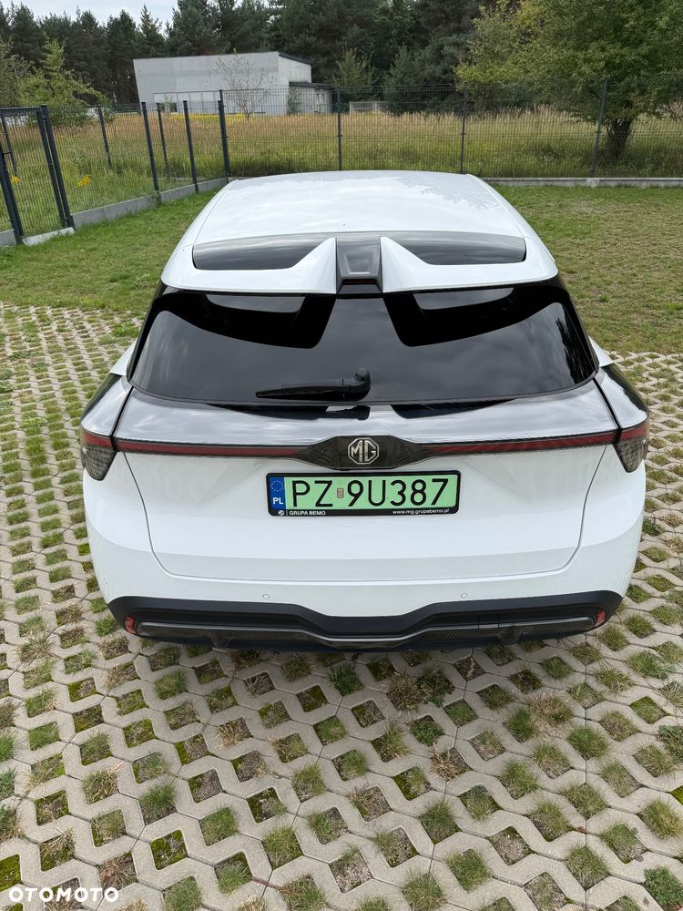 MG 4 Luxury 64 kWh - 5