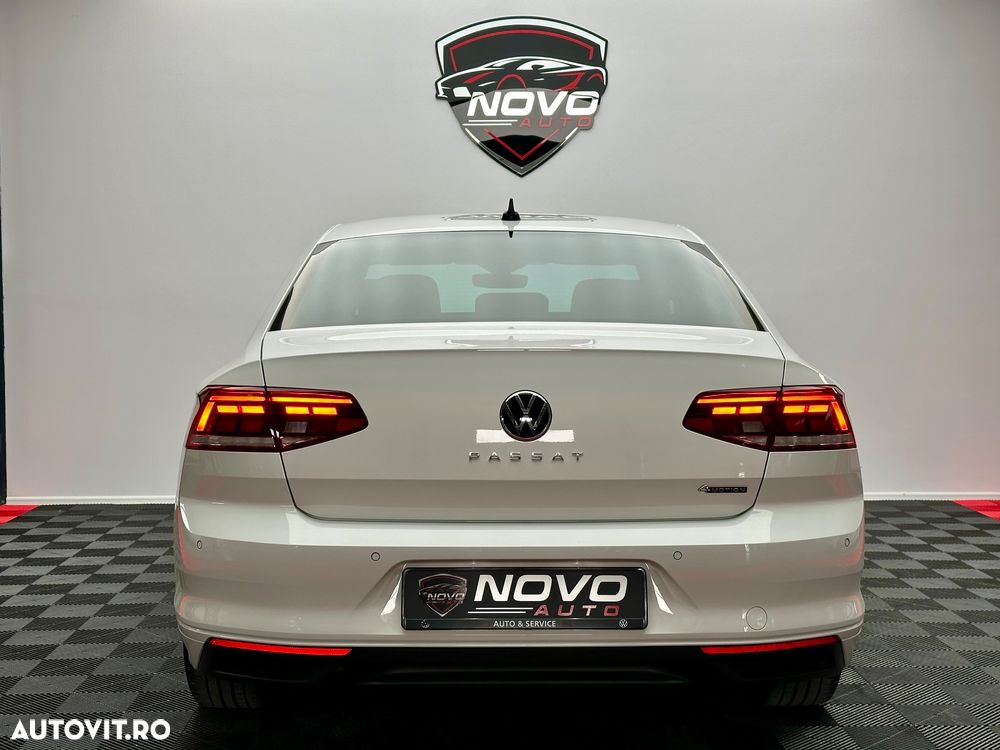 Volkswagen Passat - 36